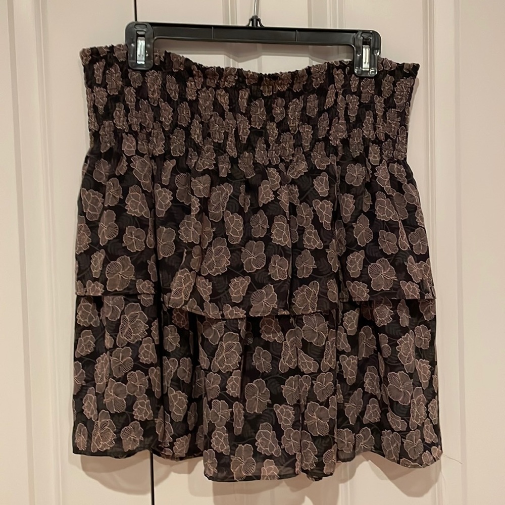 EUC ruffle Loft skirt